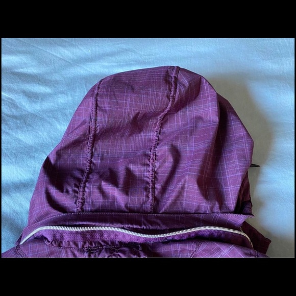 *rare* lululemon hustle jacket in purple plaid - Picture 5 of 10